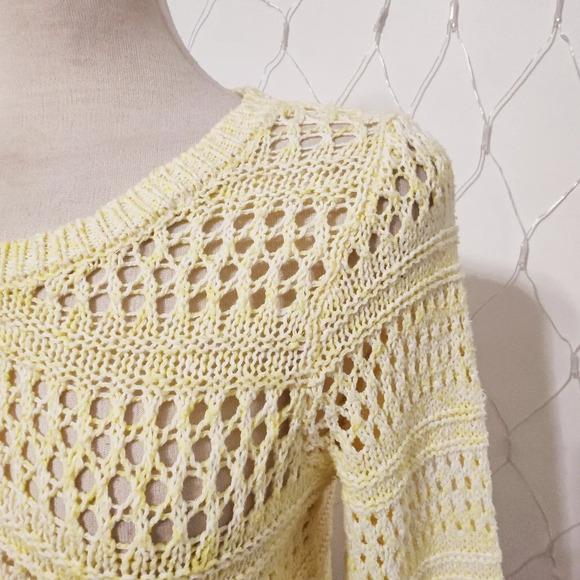 Jolie Yellow Sweater / Wide Stitch / Size Small - Picture 2 of 4